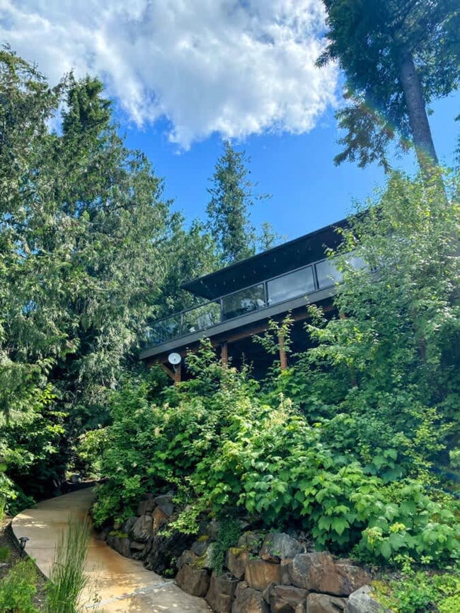 Building Photo - 449 Bay Dr