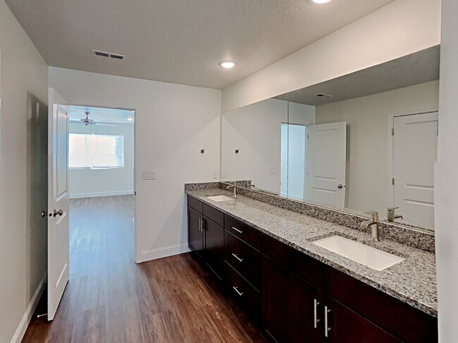 Building Photo - 1288 Rickshaw Ln