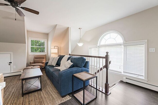 Primary Photo - 1439 NY-9P