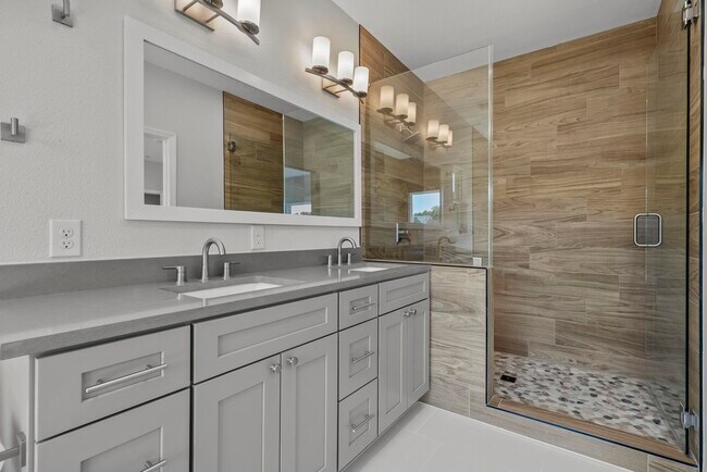 Building Photo - 105 Out Yonder