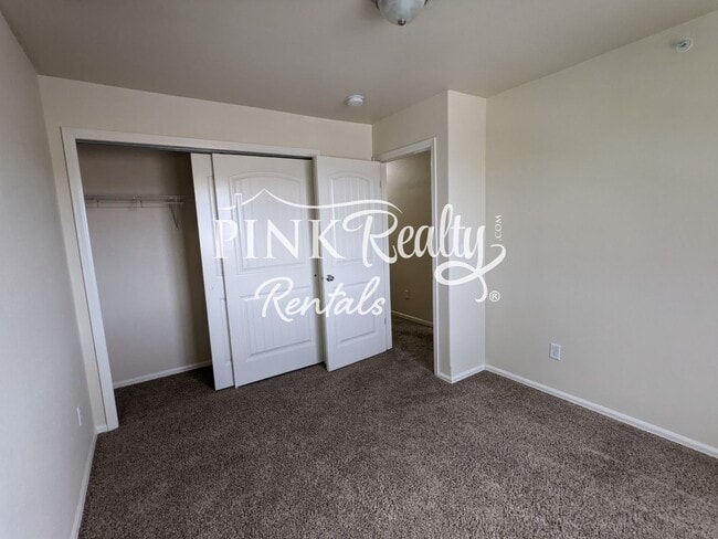 Building Photo - 4853 Pearl Kite View