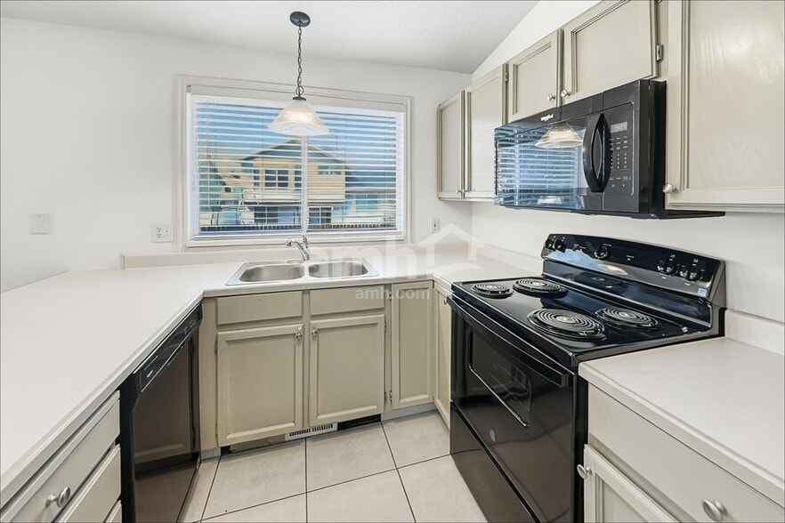 Building Photo - 5544 Lopalena Cir