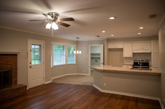 Building Photo - Lease Takeover Opportunity Available! 4 Be...