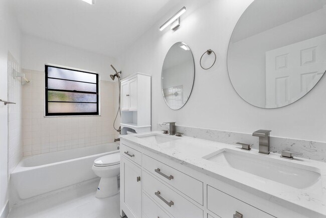 Building Photo - 9718 Lancaster Pl