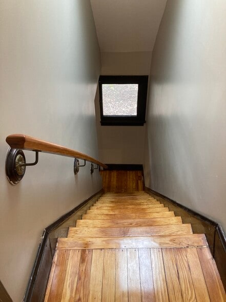 Freshly refinished hardwood - 1122 Holman Ave