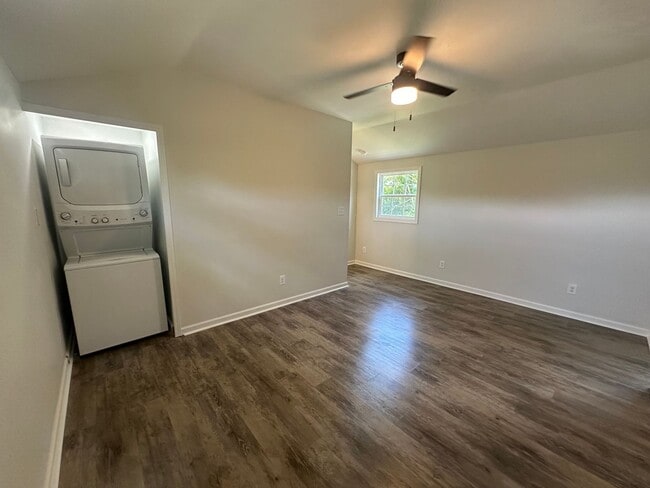 Building Photo - Tiny Home