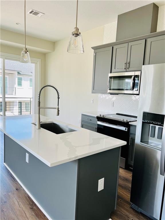 Building Photo - 12001 Vista Parke Dr