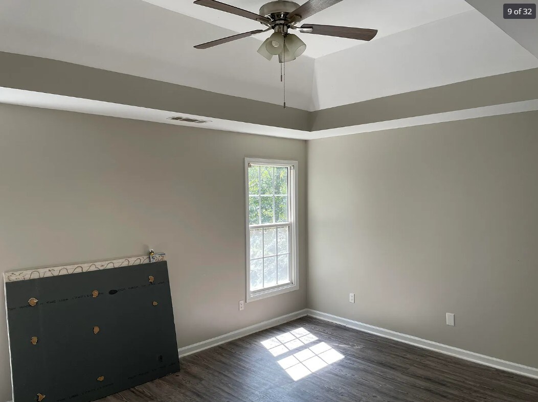 Building Photo - Room in House on Barrett Springs Dr