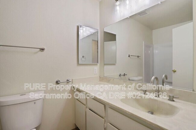 Building Photo - 6101 Tupelo Dr