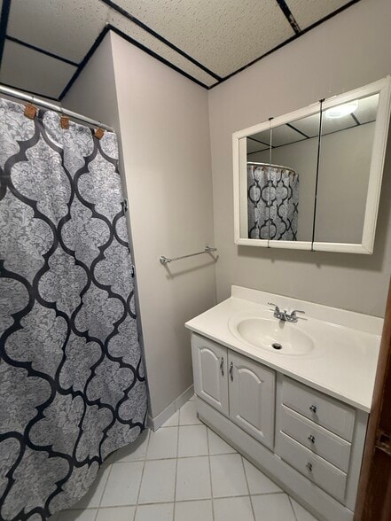 Building Photo - 3289 E Thompson St