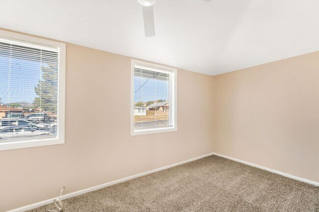 Building Photo - Avenue 663-C