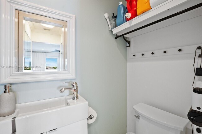 Building Photo - $2,300 3642 NE 171st st #506