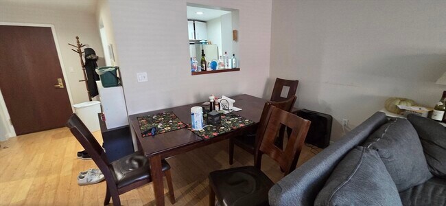 Building Photo - 950 Massachusetts Ave