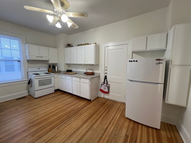 Building Photo - Maryland721