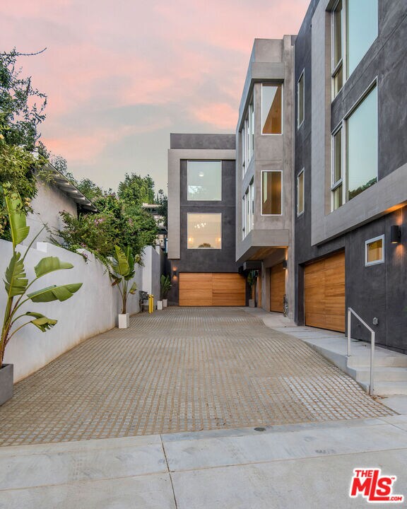 Building Photo - 1264 Hyperion Ave