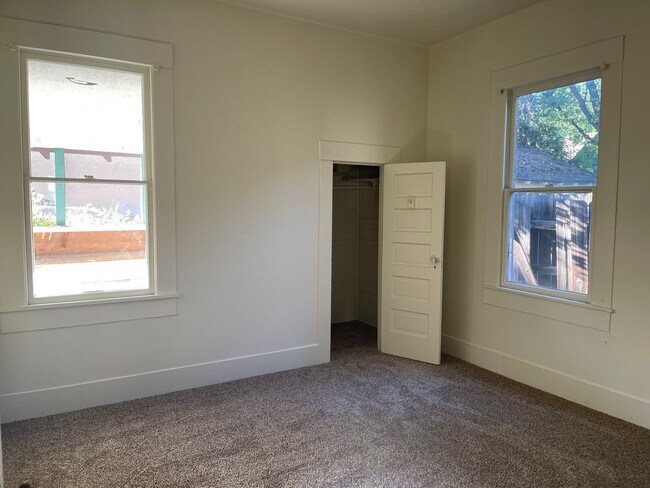 Building Photo - 2023 Placer St