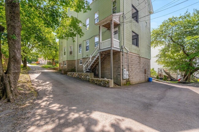 Building Photo - 427 Hamilton St