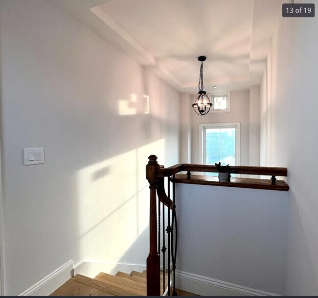 Building Photo - 661 Hampshire Ave