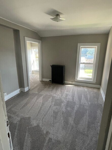 Building Photo - 316 Maple Ave