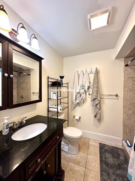 Building Photo - 107 Fisher Ave