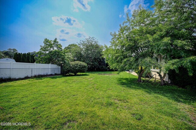 Building Photo - 855 Derry Dr