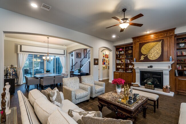 Building Photo - 10410 Southern Hawker