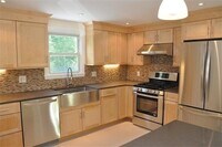 Building Photo - 11 Rockland Pl