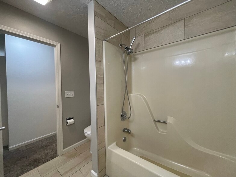 Building Photo - 8733 Hanover Dr