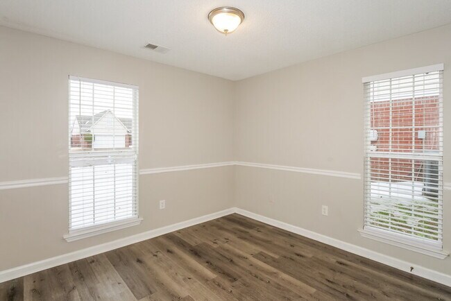 Building Photo - 1801 Cherry Creek Dr