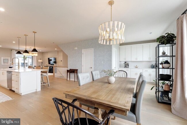 Building Photo - 22405 Claude Moore Dr