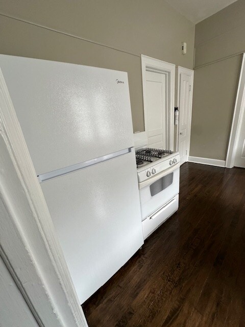 Building Photo - 919 E Clarke St