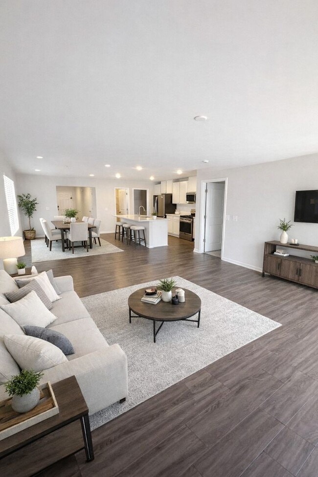 Building Photo - 5 Bedroom Home in Meadow Springs