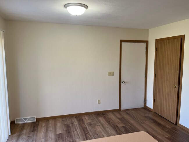 Dining room - 581 Evans Dr
