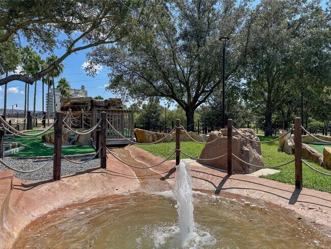 Building Photo - 1100 Sunset View Cir