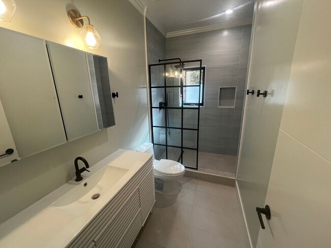 Building Photo - Beautiful 2 bed 1 bath ADU cottage in Los ...