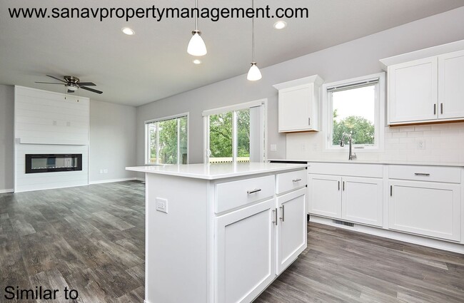 Building Photo - Modern Look 2 Story house!! Waukee Schools!! Great Neighbourhood!