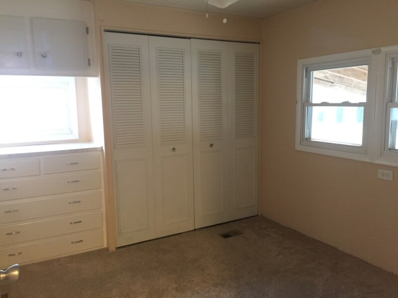 Building Photo - 5743 Sullivan Trail