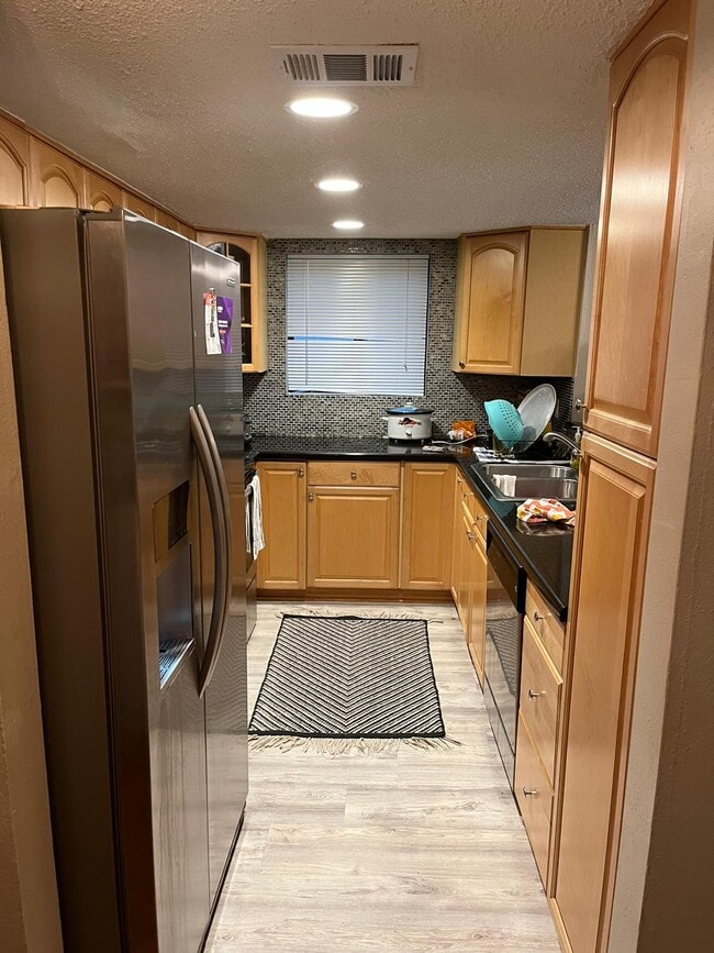 Building Photo - 1406 Lemon Tree Ln