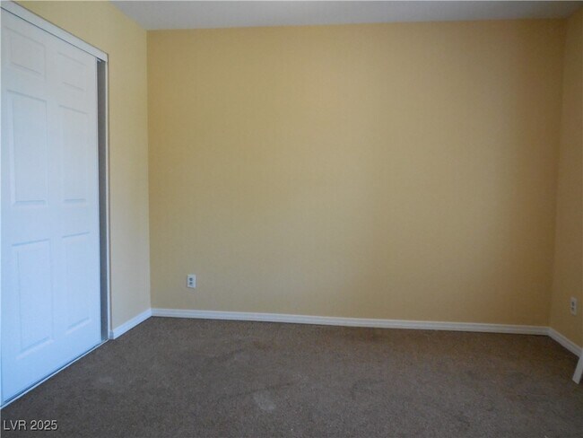 Building Photo - 822 Schooner Dr