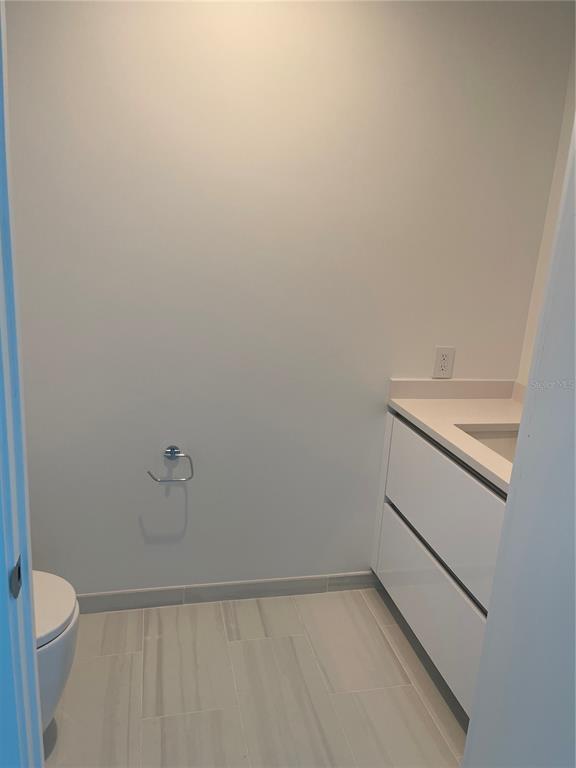 Building Photo - 400 Central Ave