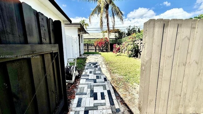 Building Photo - 1710 SW 99th Terrace