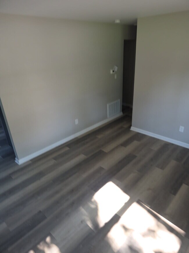 Building Photo - 5510 Halstead Ave