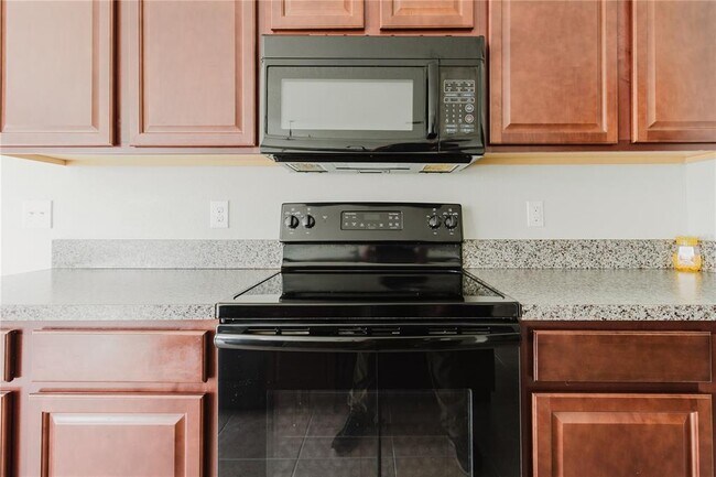 Building Photo - 304 Cascade Bend Dr