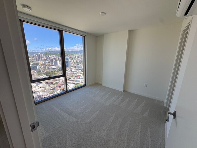 Building Photo - 2-Bedroom Unit with City Views and 2 parking stalls at Sky Ala Moana West available now!