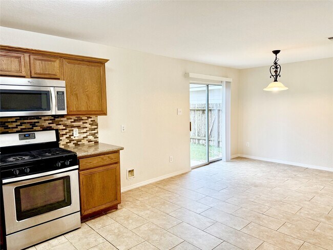 Building Photo - 3814 Silver Bridge Ln