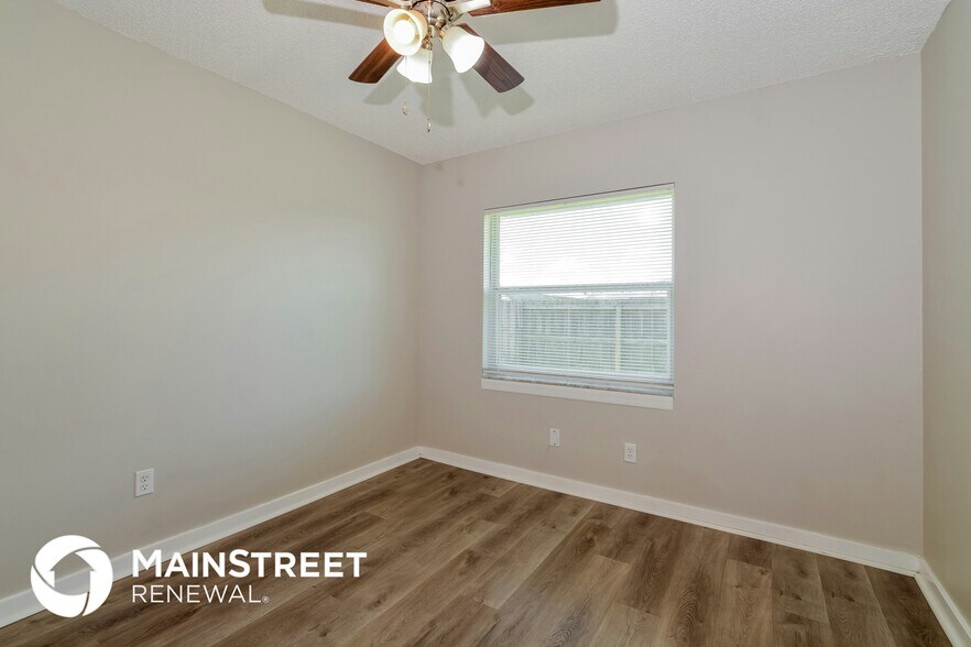 Building Photo - 956 Sunshine Way SW