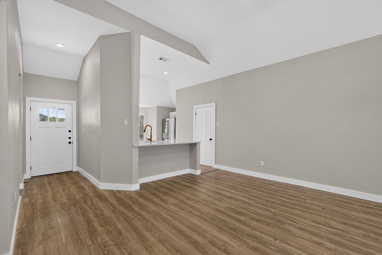 Building Photo - 3604 Lily Ln