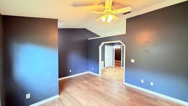 Building Photo - $500 OFF A MONTHS OF RENT IF YOU APPLY BEFORE MAY 12TH. Pet-Friendly 3BR Home with Spacious Yard ...