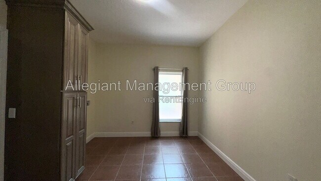 Building Photo - 1287 Glendora Rd N