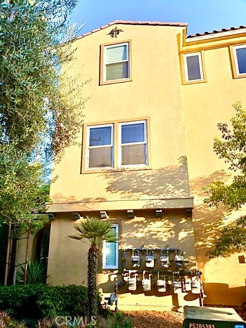 Building Photo - 308 S Arroyo Dr
